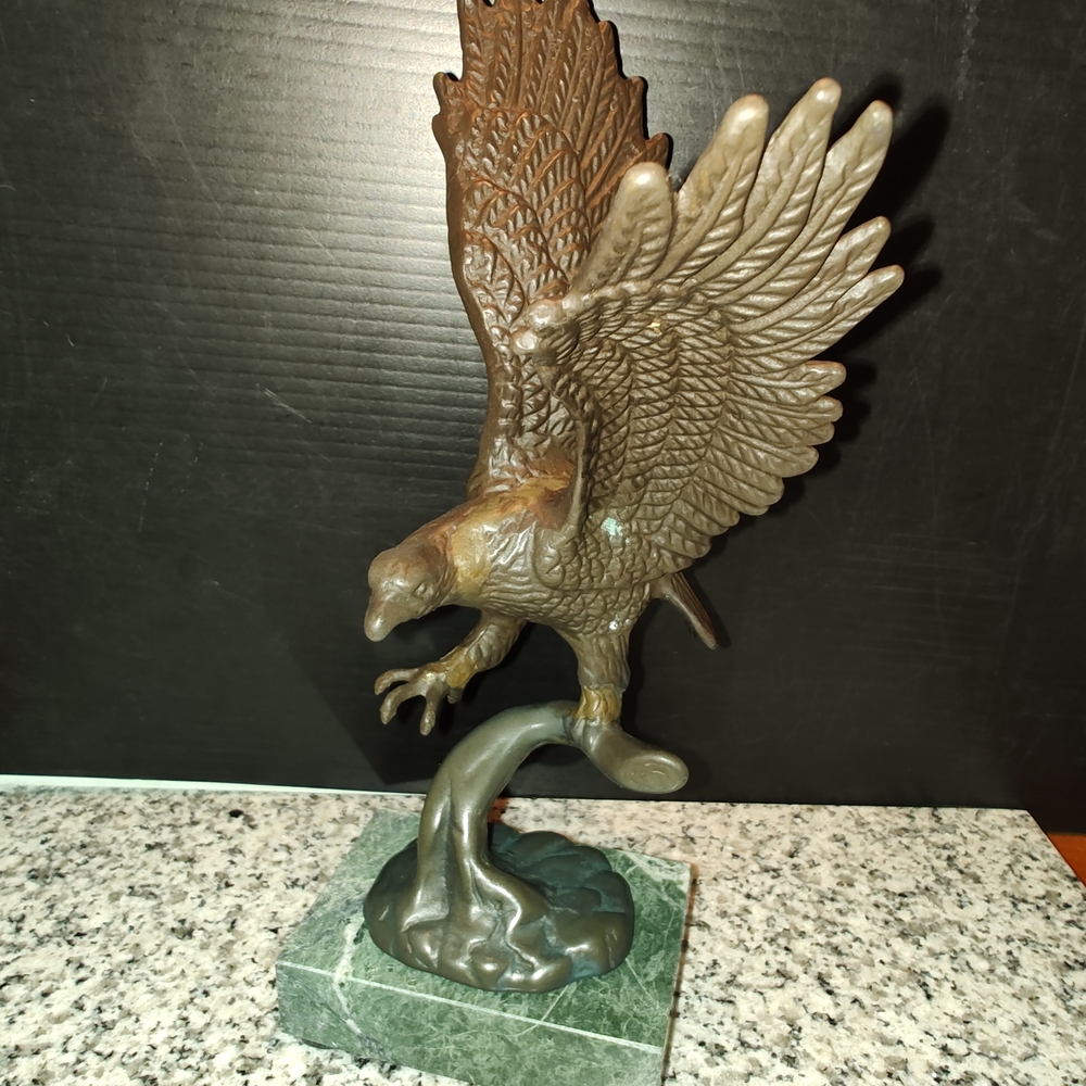 Source Unknown Bronze-Toned Eagle Sculpture - Picture 5 of 12